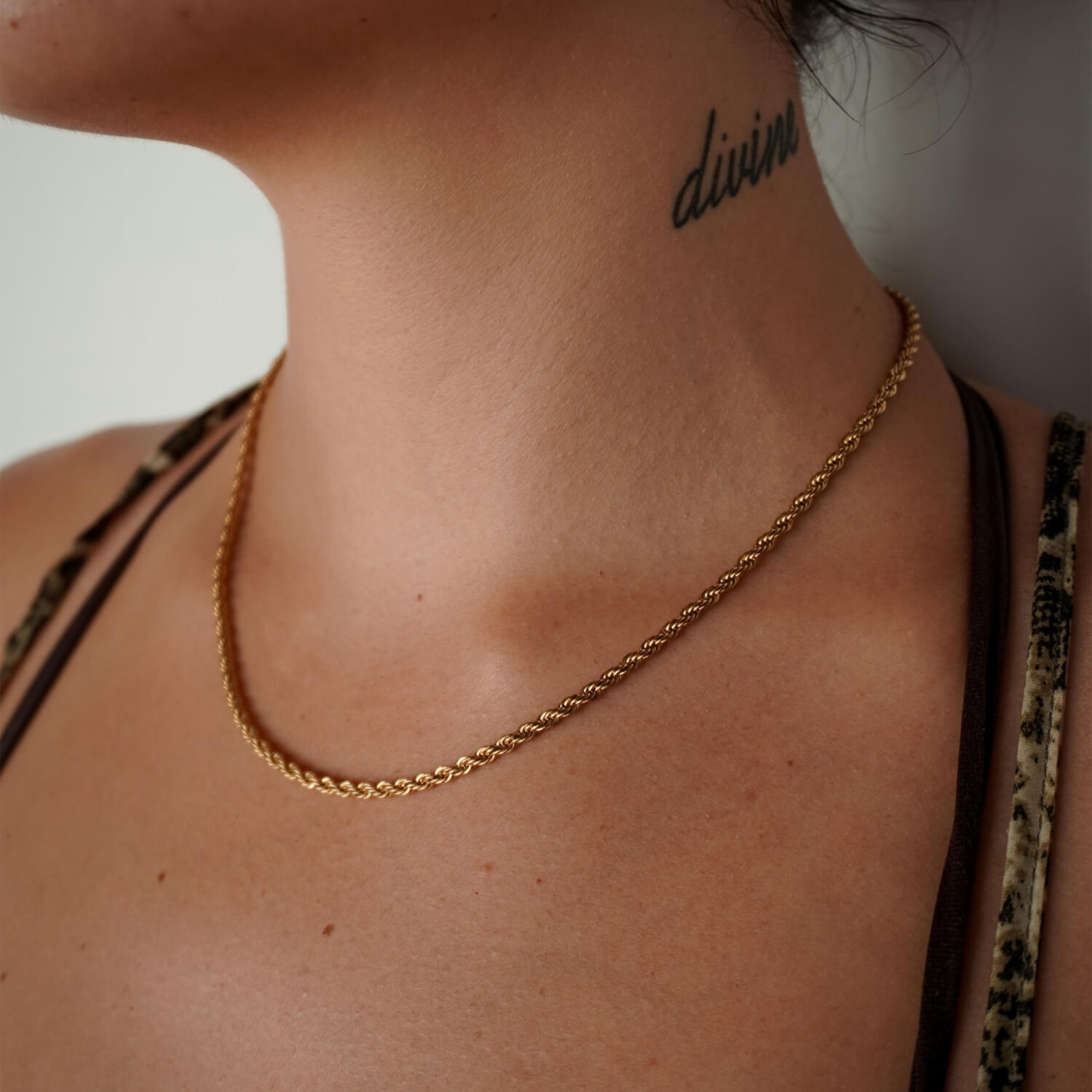 Small gold rope on sale chain